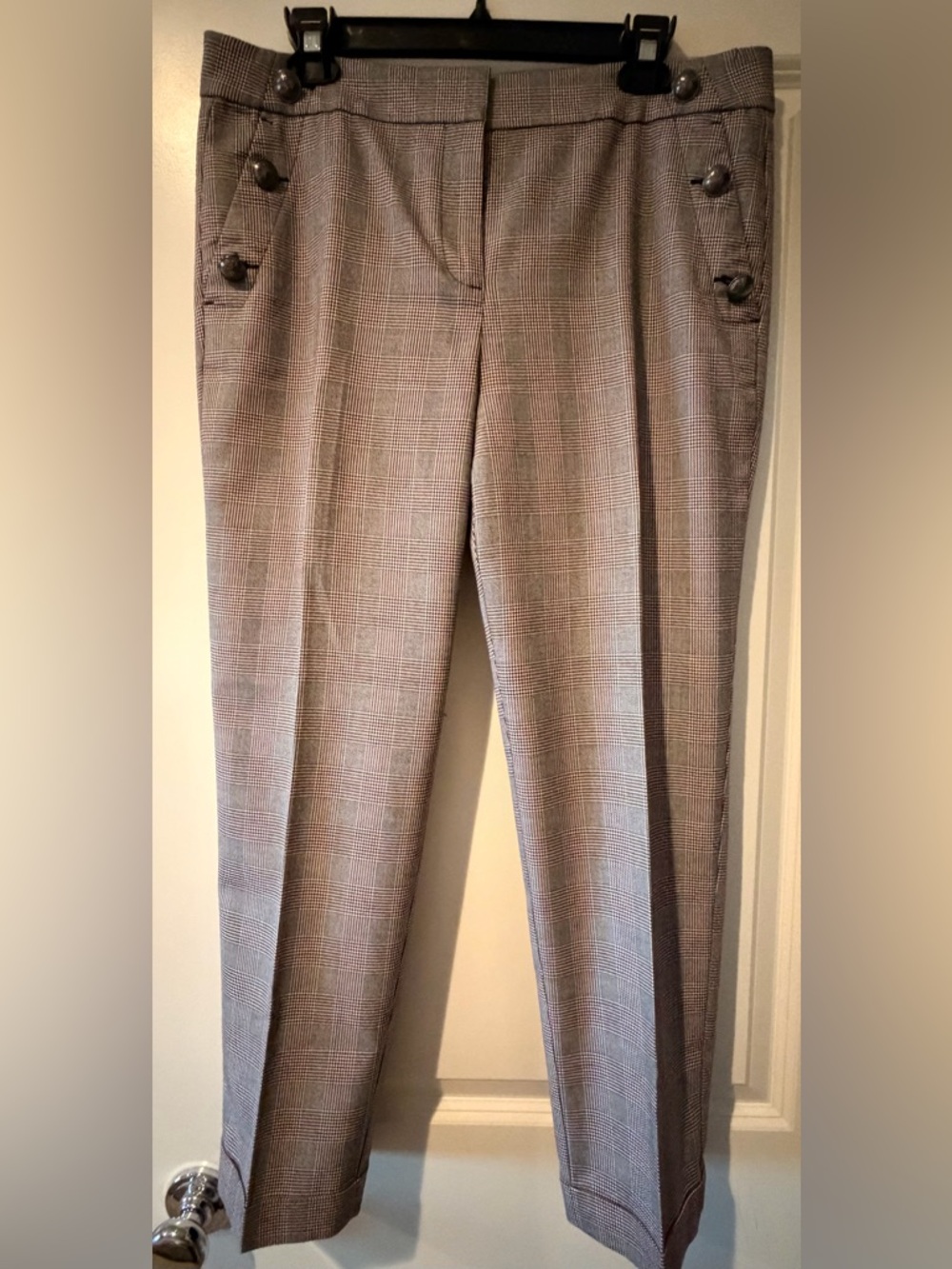 LOFT Woman’s Plaid Cropped Ankle Pants in Gray and Black